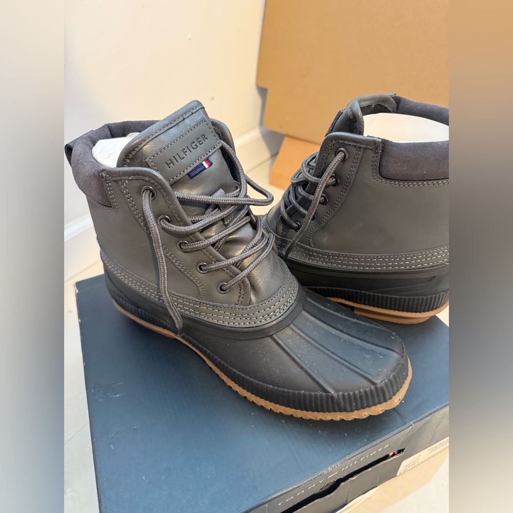 Tommy Hilfiger Men's Dark Gray Snow Boots